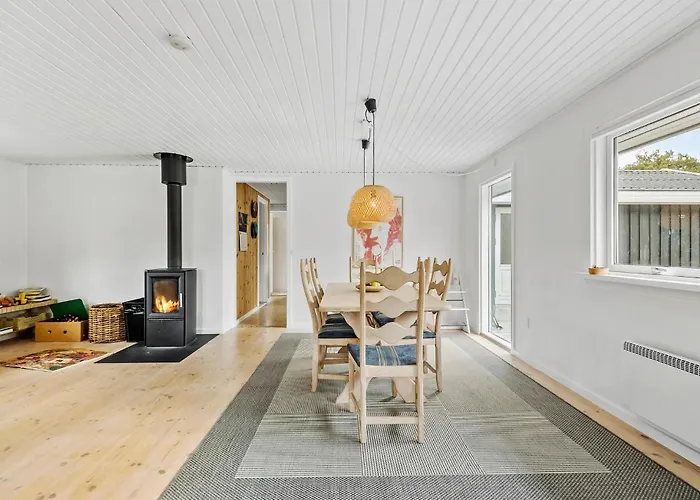 Holiday home Gorgeous In Sjaellands Odde With Wifi *